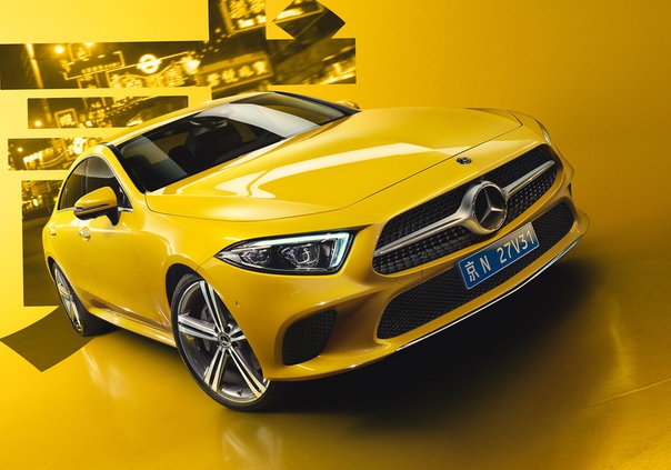 Сочные, яркие! Фотографии Mercedes из нового календаря марки на 2019 год.