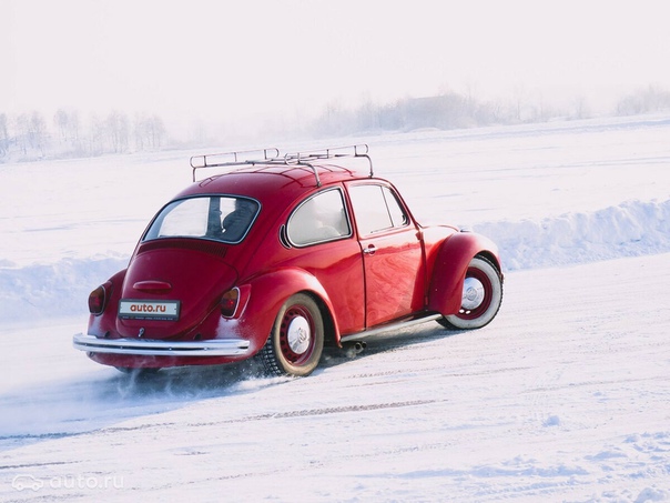 Самая узнаваемая и харизматичная тачка Екатеринбурга. Можно ездить каждый день и круглый год. Стоит новая спортивная подвеска с занижением. Мотор после полной переборки — в идеале. Спорт карбюратор, кастом выпуск.