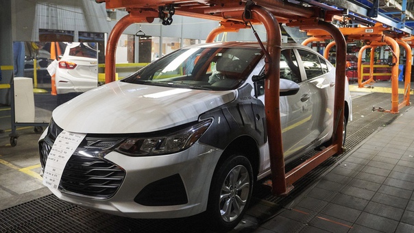 Бизнесмен решил спасти один из заводов концерна General Motors в штате Огайо, на котором выпускался седан Chevrolet Cruze. Он готов скупать всю продукцию предприятия в течение пяти лет: