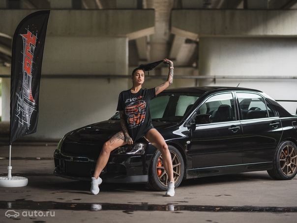 Lancer Evolution VIII — был первым Evolution который начали продавать в Америке, по причине успеха Subaru Impreza WRX, которая была выпущена на три года раньше. Культовая тачка для бодрых поездок.