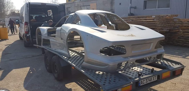 Редкий и чрезвычайно дорогой Mercedes-Benz CLK GTR 1998 года — желанный экземпляр в любой авто коллекции. К сожалению, не всем выпадет шанс таким обладать. 