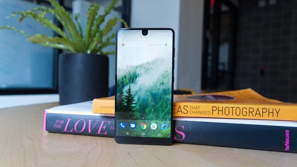 Google добавит в Android функции, которые понадобятся для смартфонов с вырезом на экране, как у iPhone X