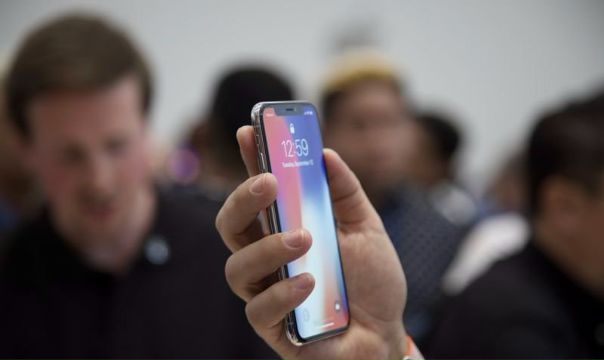 Дешевле купить новый смартфон, чем отремонтировать iPhone X