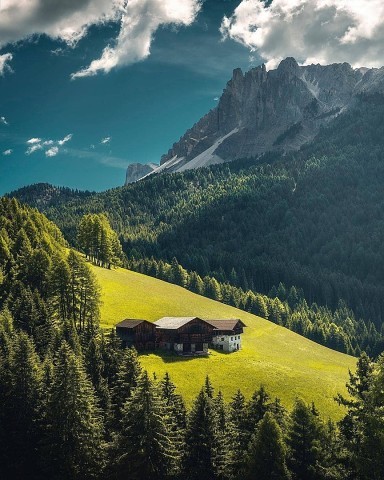 Домик с головокружительным видом вокруг