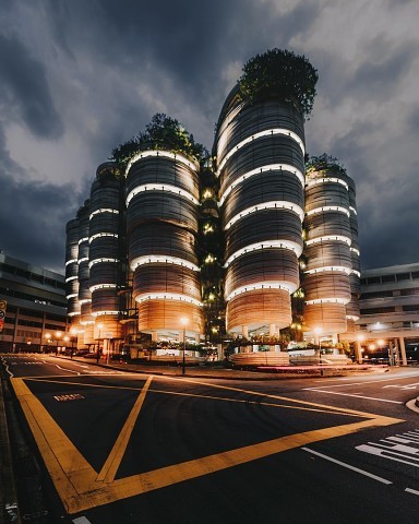 Для Сингапура это обычное дело.