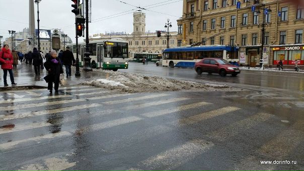 В комитете по развитию петербургской транспортной инфраструктуры назвали 9 улиц, которые начнут ремонтировать уже в мае. Вчера список был официально опубликован. 