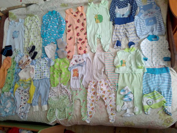 Огромный пакет вещей для мальчика 62-74 см можно с рождения) После одного ребенка в хорошем состояние есть новые . Цена все 700 р Срочно! м. Владимирская