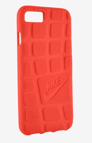 Чехлы Nike Air Force 1 и Rosche для смартфонов Apple iPhone 7 выглядят необычно