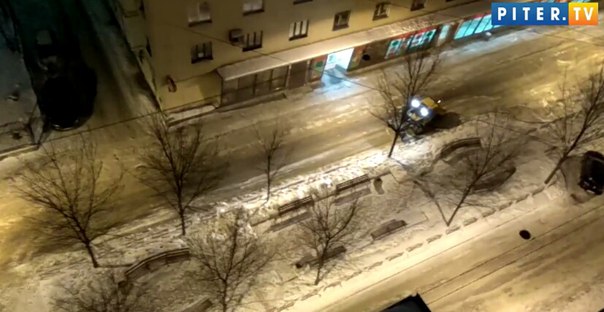Центральный район сегодня не спал из-за ночной уборки снега: