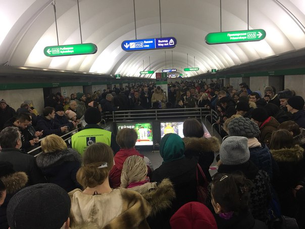 В Новый год и Рождество для петербуржцев будут доступны не все станции метро!