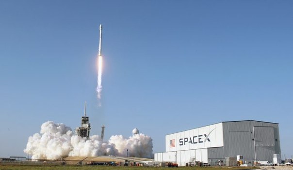СТУПЕНИ FALCON 9 БУДЕТ САЖАТЬ РОБОТ