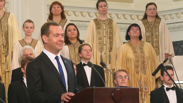 Премьер-министры России и Финляндии выступили в Государственной академической Капелле Санкт-Петербурга с приветственной речью.