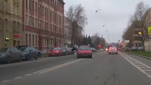 Самое странное видео этой недели.
