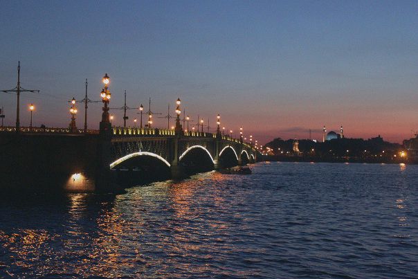Выяснилась причина падения опоры с Тучкова моста: