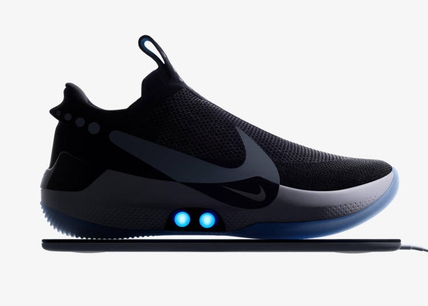 Nike представил кроссовки с автоматической шнуровкой