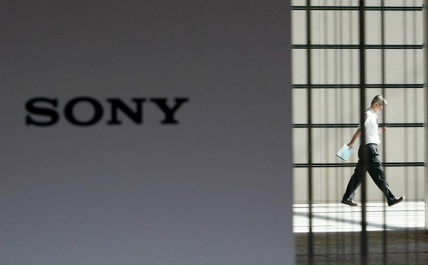 Sony может отказаться от выпуска смартфонов и приставок
