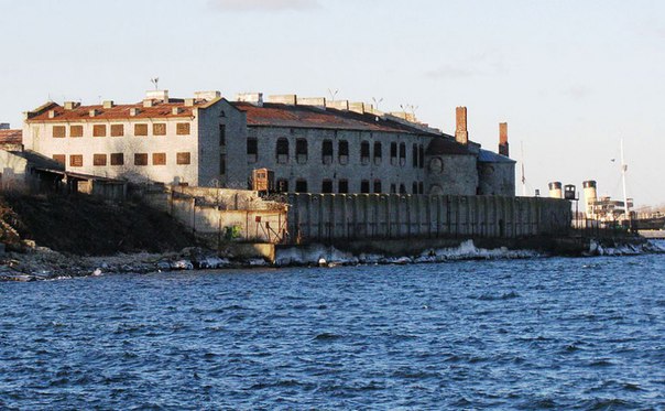 Эстония выставила на продажу морскую Батарейную крепость