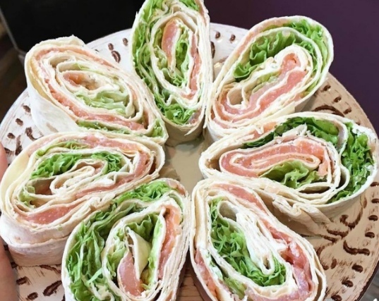 Закусочные рулетики из лаваша 