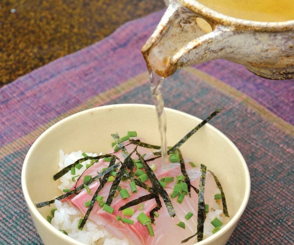 Желтохвост Сашими с рисом/Yellowtail Sashimi on Rice. 