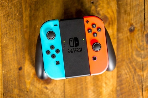 Консоль Nintendo Switch очень хорошо принята рынком. Судя по статистике продаж, она превзойдет все модели Nintendo последних лет. В свежем финансовом отчете японский производитель сообщил, что по состоянию на 31 декабря было продано 32,27 миллиона устройств Nintendo Switch по всему миру. Это значит, что только за четвертый квартал было продано 9,41 миллиона консолей. По общему объему продаж консоль Nintendo Switch уже превосходит модель GameCube и очень близка к тому, чтобы превзойти модель Nintendo 64 — этих устройств за весь жизненный цикл было продано 32,93 миллиона штук. Программное обеспечение для Nintendo Switch также демонстрирует неплохие результаты: общий объем продаж достиг 110,10 млн единиц, что на 53,51 млн единиц больше, чем в прошлом квартале. Super Mario Odyssey — одна из самых продаваемых игр для Nintendo Switch.