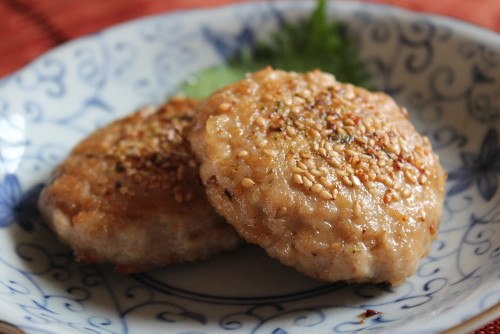 Свиные котлеты с кунжутом и перцем ситими/Sesame Shichimi Pork Patties. 