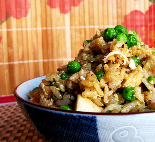 Жареный рис с курицей/Chicken Fried Rice. 
