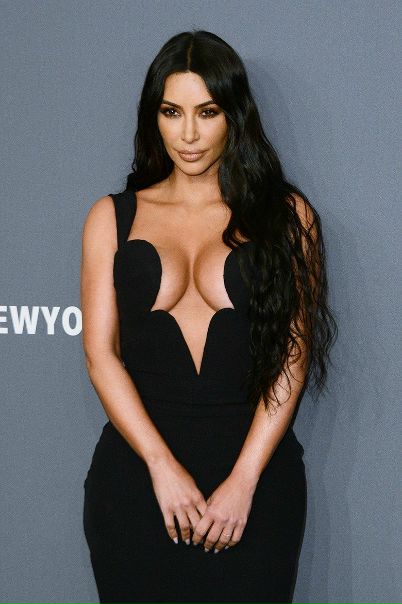 Ким Кардашьян открестилась от пластических операций на лице