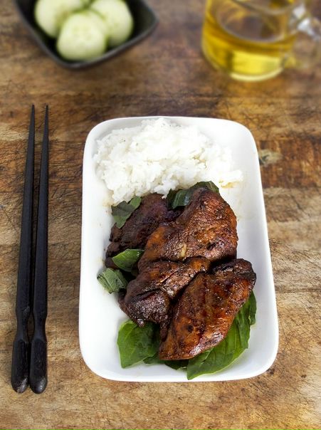 Жареная курица с соевым соусом и базиликом/Spicy soy basil chicken. 