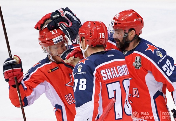 ЦСКА обыграл СКА в первом матче полуфинальной серии плей-офф КХЛ