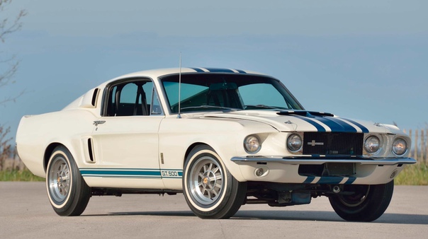 На аукционе Mecum с молотка ушел Shelby GT500 Super Snake 1967 года. Покупателю пришлось отдать за него в два раза больше прогнозируемой суммы: 2,2 миллиона долларов.   Таким образом, это теперь самый дорогой «Мустанг», что попадал когда-либо на торги.
