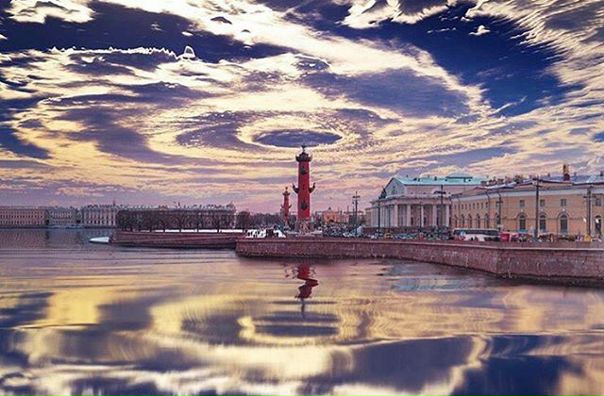 Доброе утро, Питер! Вот так прекрасен Васильевский остров. За коном -6. К вечеру температура опустится до 9 градусов.