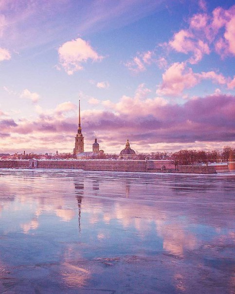 Доброе утро, любимый город! За окном -7, но сегодня обещают солнце. Давайте ценить это мгновение. 