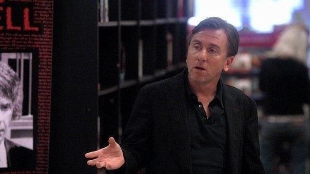 - Вы правда читаете эту книгу