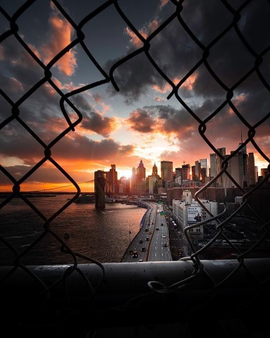 Большие города в закатном свете.