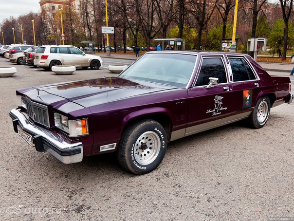 Mercury Grand Marquis I 87-го года — классический американский седан 80-х. Слово Marquis впервые было использовано как обозначение пакета опций для Mercury Monterey модели 1967 года. 