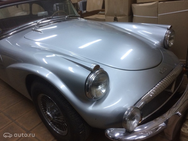 Сегодня у нас не простой автомобиль. Невероятно редкий Daimler SP 250 1963 года выпуска. Найти такой повезет не каждому, поэтому просто так пройти мимо него мы не можем.