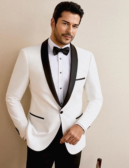 Бурак Озчивит и его классический стиль.