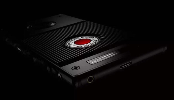 Раскрыты ключевые характеристики смартфона RED Hydrogen One