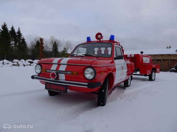 Подобный автомобиль в конце 80-х годов прошлого века трудился на Ленинградском производственном объединении «Игрушка» в качестве внутризаводского пожарного автомобиля и помимо перевозки противопожарного инвентаря.