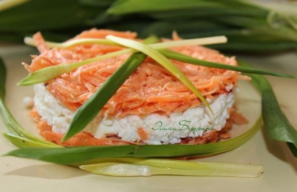 Салат с сыром Фета и морковью 