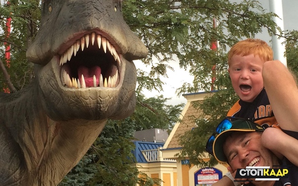 Сын явно не хотел фотографироваться 