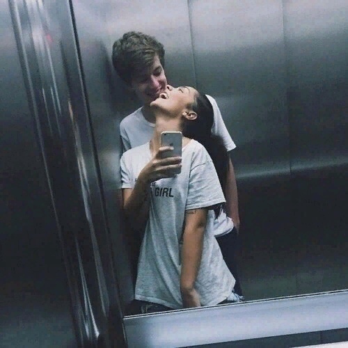 — Ты любишь её, она любит тебя, почему вы не вместе 