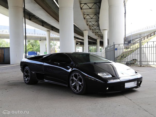 Да, дорого, да, старенькая, но таких просто-напросто больше и нет в РФ. Lamborghini Diablo VT в коллекционном состоянии на Авто.ру: 