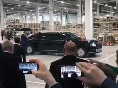 Путин приехал на открытие завода Mercedes-Benz на российском «Аурусе» 
