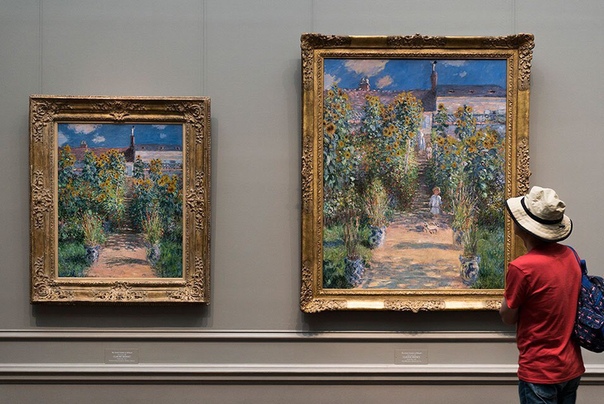 В Вашингтоне воссоединились два идентичных пейзажа Клода Моне с изображением сада художника в Ветёй. Это произошло впервые спустя более века с момента их создания.