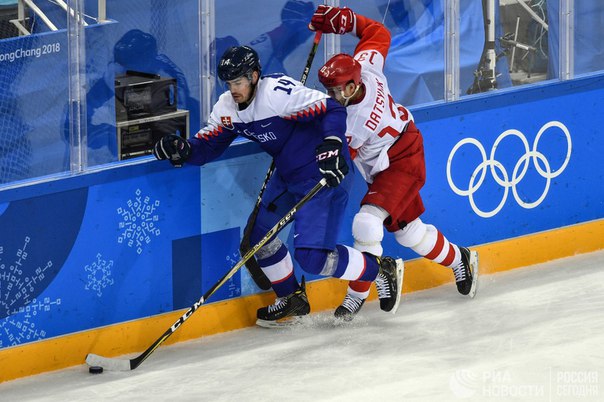 Поражение российских хоккеистов затмило события очередного дня Олимпиады 