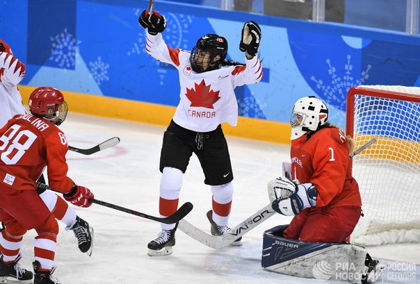 Хоккеистки сборной России уступили команде Канады в полуфинальном матче олимпийского турнира и поспорят с командой Финляндии за бронзовые медали Олимпиады 