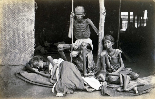 Семья во время Великого голода в Индии.