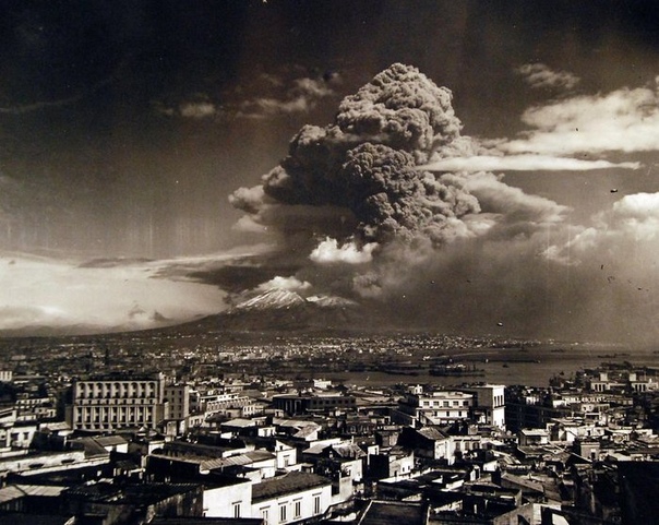 вулкан Везувий, 1944 год.
