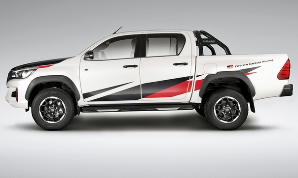 Новый спортивный пикап от Toyota появился на свет в результате сотрудничества с подразделением Gazoo Racing. Пикап Hilux станет первой моделью бренда, разработанной для рынка Южной Америки. Среди отличий от обычной версии — подвеска с более жесткими пружинами и улучшенное рулевое управление. Автомобиль оснащен 2,8-литровым дизелем мощность 177 лошадиных сил.